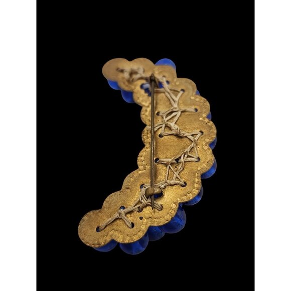 Beautiful Vintage Czechoslovakia Glass Beaded Crescent Shaped Brooch (A5605) - Picture 5 of 6